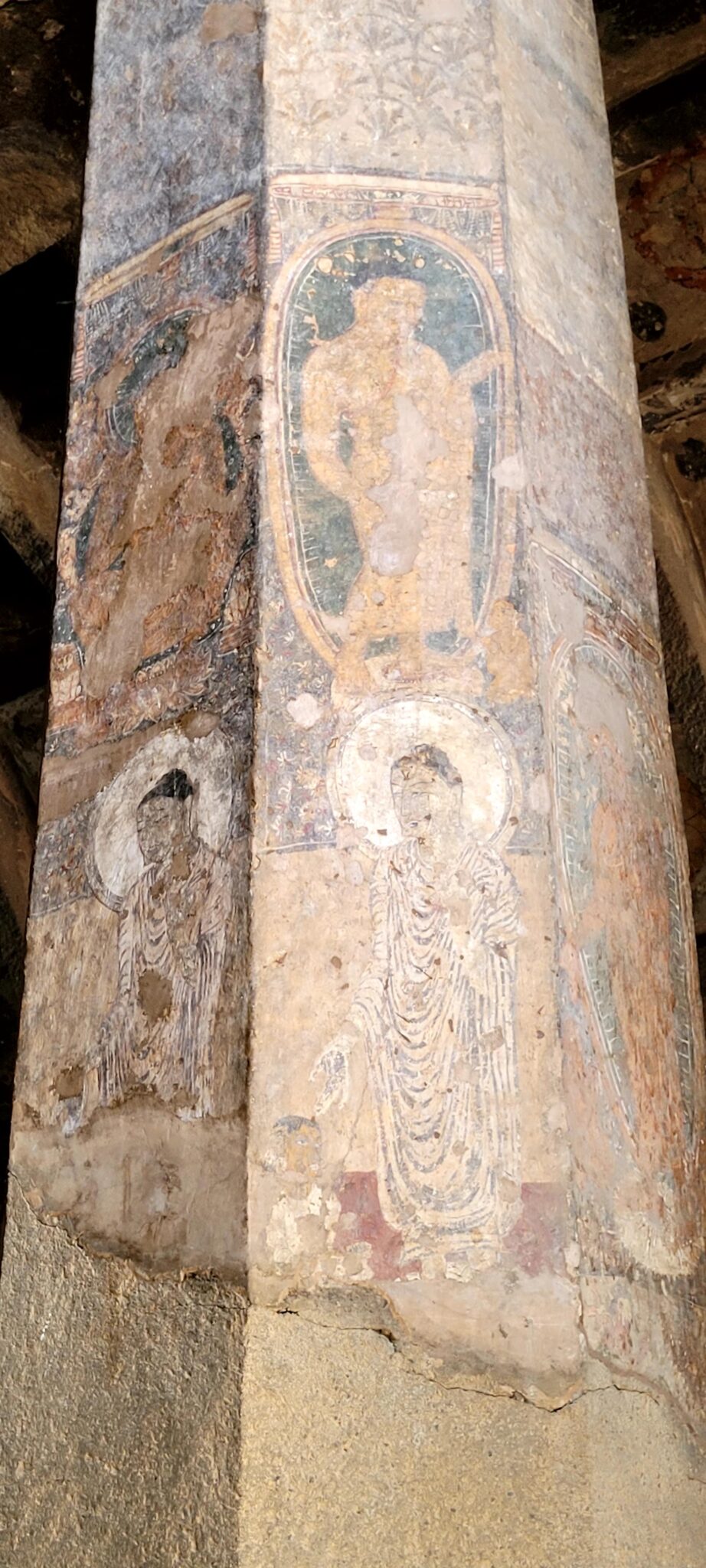 Ajanta Cave 10 piller buddha
