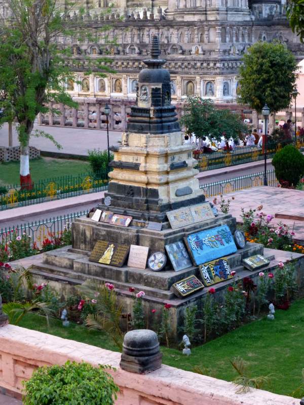 Bodhgaya Mahabodhi Plaques Stupa